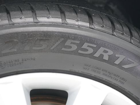 Used 2014 Toyota Camry XLE image 24