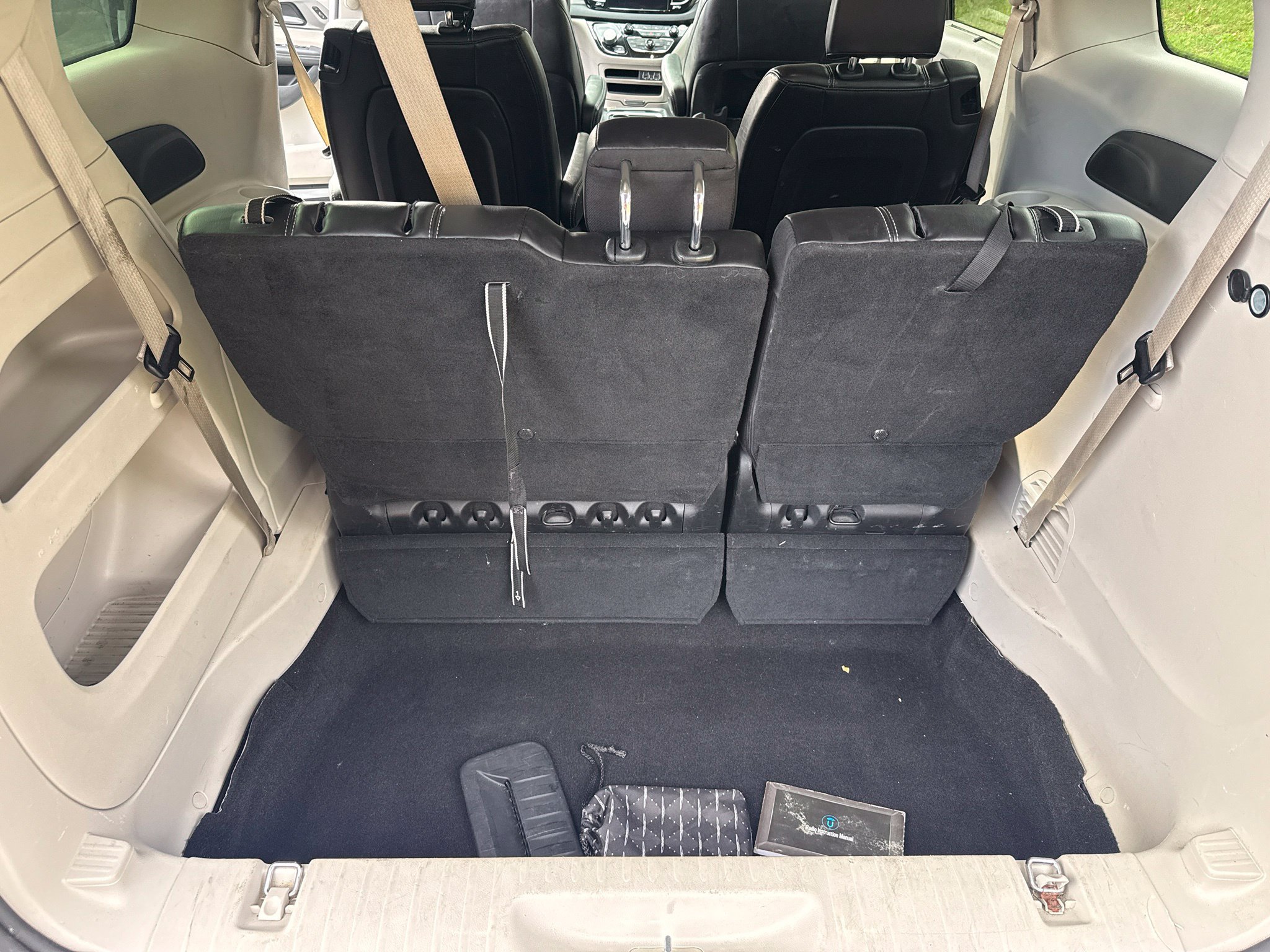 Used 2023 Chrysler Pacifica Touring-L FWD image 17