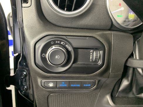 Used 2023 Jeep Wrangler Unlimited Sahara w/ Cold Weather Group AWD/4WD image 16