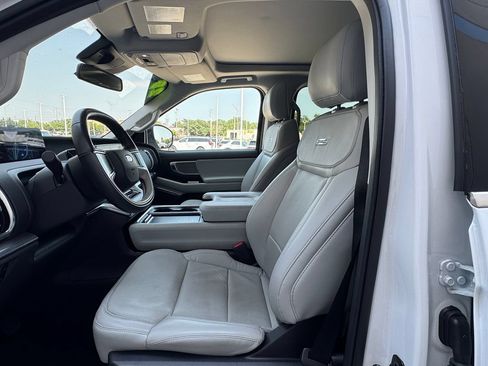 Used 2025 Ford Expedition Platinum AWD/4WD image 20