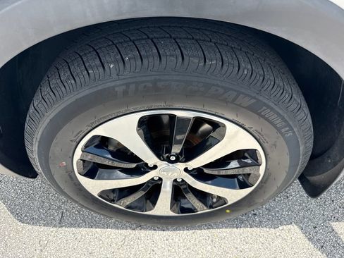 Used 2016 Kia Sorento EX FWD image 11