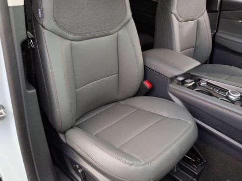 New 2026 Ford Explorer Active w/ Active Comfort Package image 24