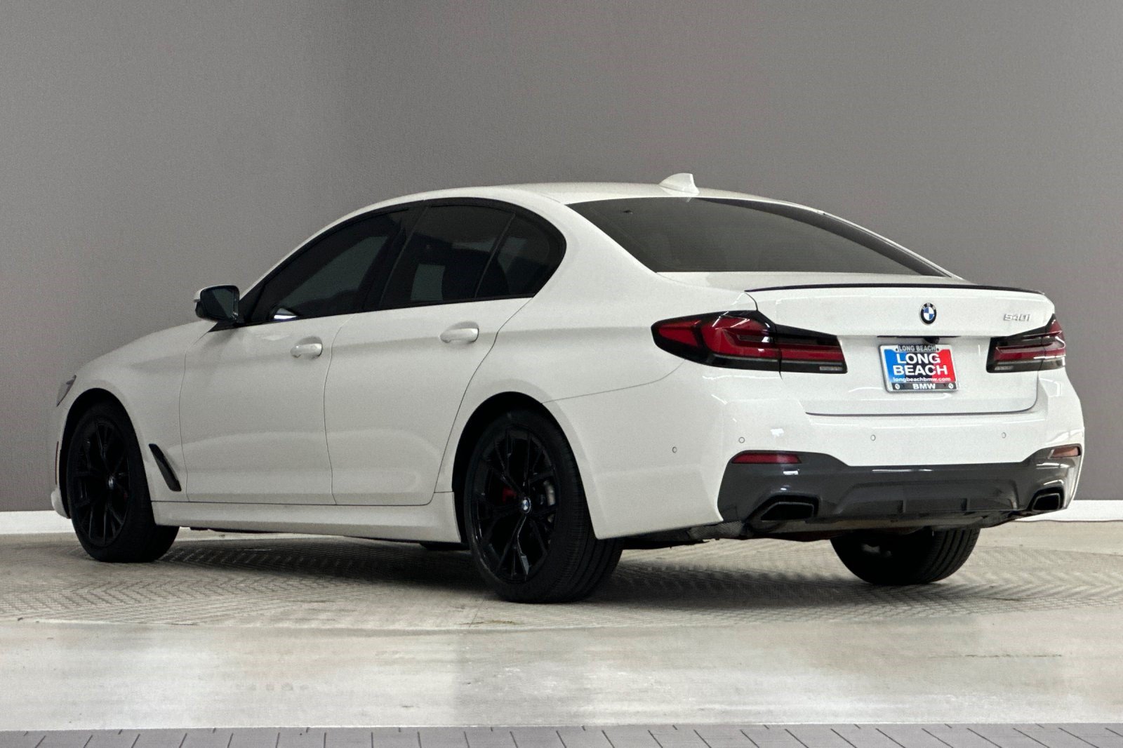 Certified 2023 BMW 540i w/ M Sport Package RWD image 3