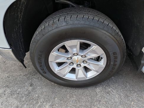 Used 2025 Chevrolet Silverado 1500 W/T image 16