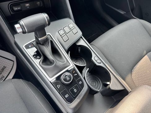 Used 2023 Kia Sportage LX AWD/4WD image 11