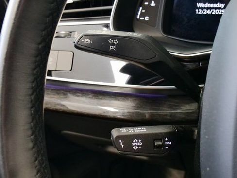 Used 2024 Audi Q7 3.0T Premium Plus image 32