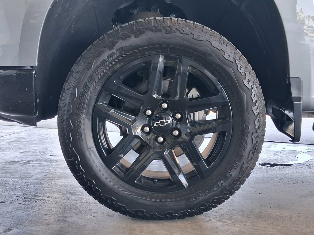 Used 2025 Chevrolet Silverado 1500 LT Trail Boss w/ Convenience Package II AWD/4WD image 24
