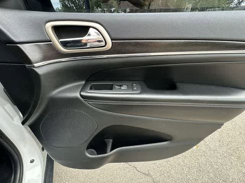 Used 2014 Jeep Grand Cherokee Limited AWD/4WD image 22