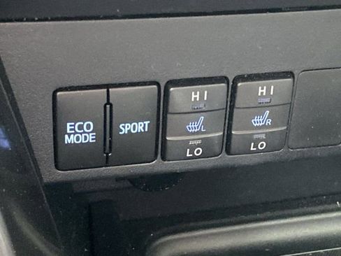 Used 2018 Toyota RAV4 SE w/ Power Extra Value Package FWD image 18
