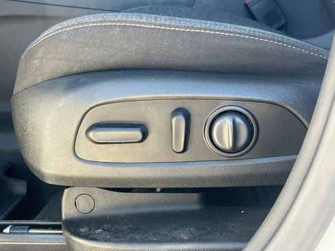 Used 2023 Chevrolet Equinox LT image 25