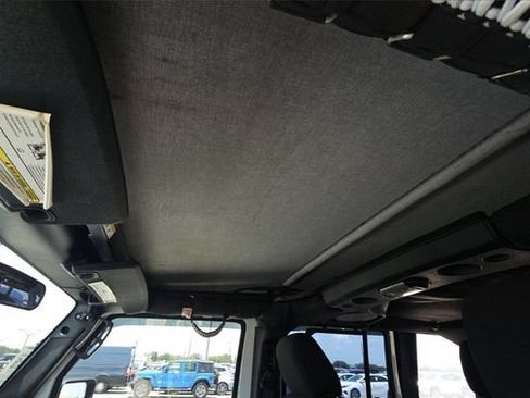 Used 2017 Jeep Wrangler Unlimited Sport AWD/4WD image 30