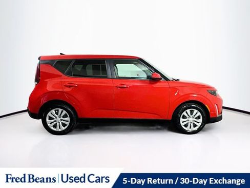 Used 2023 Kia Soul LX FWD image 11