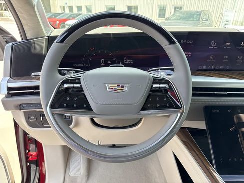 New 2026 Cadillac Escalade ESV Platinum Sport w/ LPO, Floor Liner Package AWD/4WD image 27