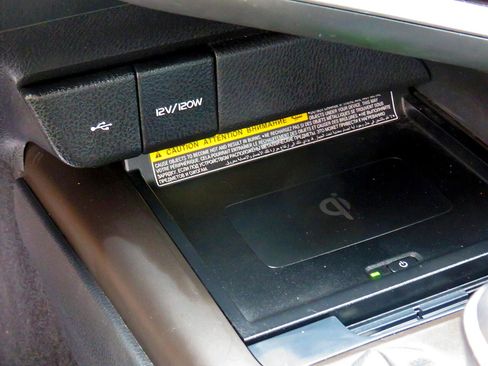 Used 2021 Toyota Camry XLE image 27