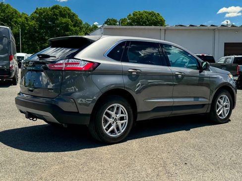 Used 2023 Ford Edge SEL w/ Convenience Package AWD/4WD image 3