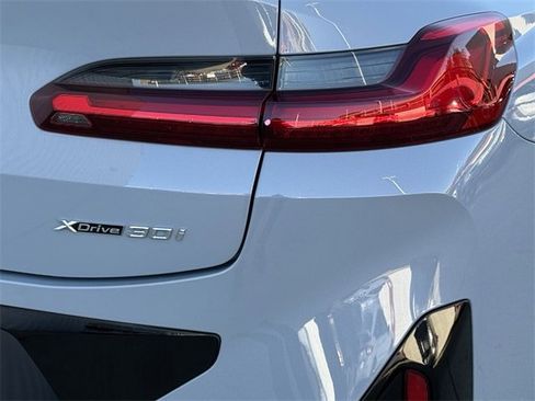 Used 2023 BMW X4 xDrive30i w/ M Sport Package image 7