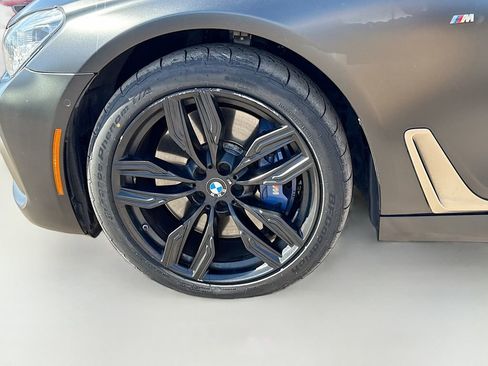 Used 2018 BMW M760i xDrive image 43