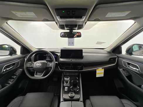 New 2026 Nissan Rogue Platinum w/ Platinum Premium Package AWD/4WD image 9