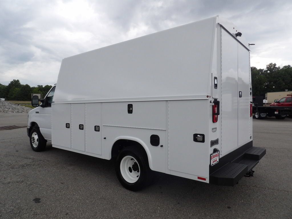 Used 2024 Ford E-350 and Econoline 350 Super Duty w/ Driver's Safety Package RWD image 4