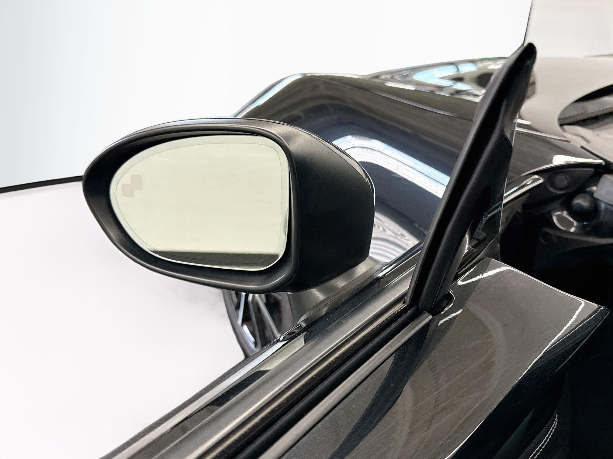 Used 2025 MAZDA MX-5 Miata RF Grand Touring RWD image 16