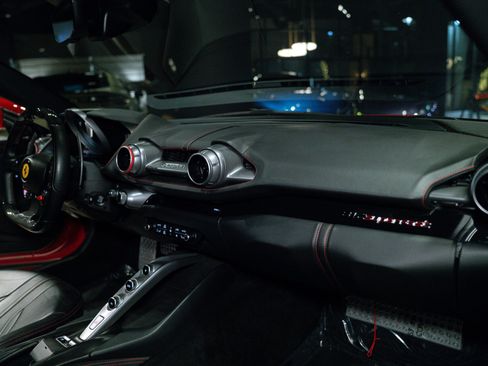 Used 2020 Ferrari 812 Superfast image 22
