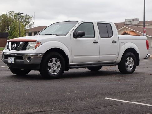 Used 2006 Nissan Frontier SE w/ (P01) Power Pkg AWD/4WD image 11