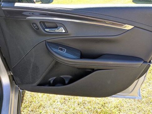 Used 2017 Chevrolet Impala LT image 33