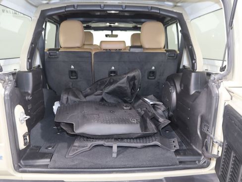 Used 2022 Jeep Wrangler Unlimited Sahara AWD/4WD image 46