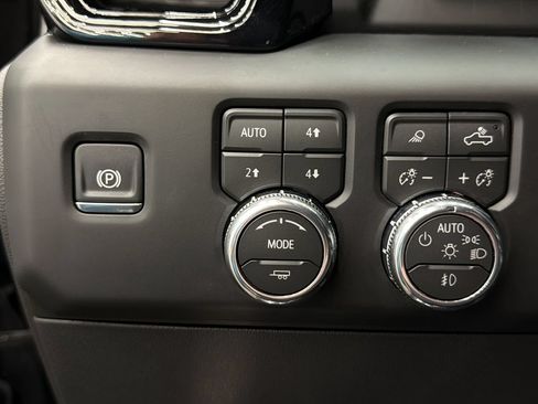 Used 2026 GMC Sierra 1500 AT4 w/ AT4 Premium Package AWD/4WD image 31