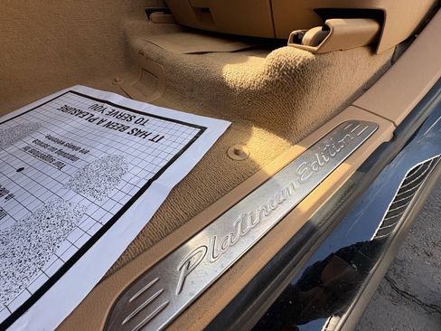Used 2017 Porsche Cayenne Platinum Edition AWD/4WD image 27