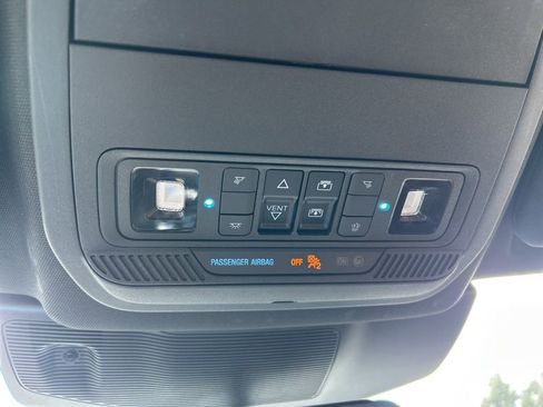 Used 2022 Ford Explorer King Ranch image 40