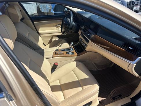 Used 2011 BMW 528i Sedan RWD image 18