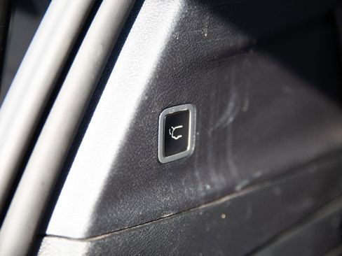 Used 2023 Chrysler Pacifica Limited w/ S Appearance Package image 27