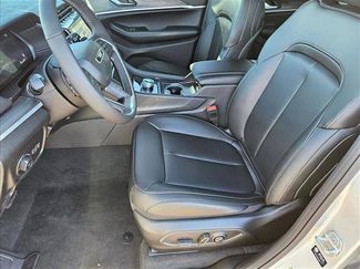 New 2025 Jeep Grand Cherokee L Limited w/ Black Appearance Package video 4