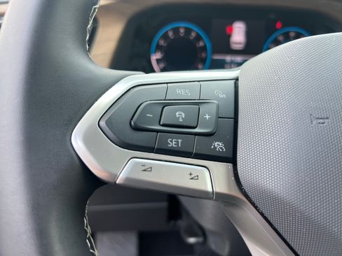 Used 2024 Volkswagen Atlas SE FWD image 22