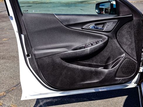 Used 2022 Chevrolet Malibu LT image 35