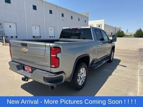 Used 2024 Chevrolet Silverado 2500 High Country AWD/4WD image 6