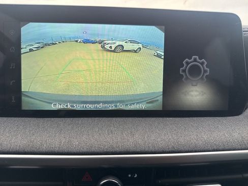 Certified 2025 Nissan Kicks SV image 37