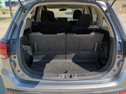 Used 2018 Mitsubishi Outlander ES image 5