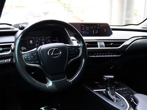 Used 2019 Lexus UX 200 w/ Premium Package FWD image 36