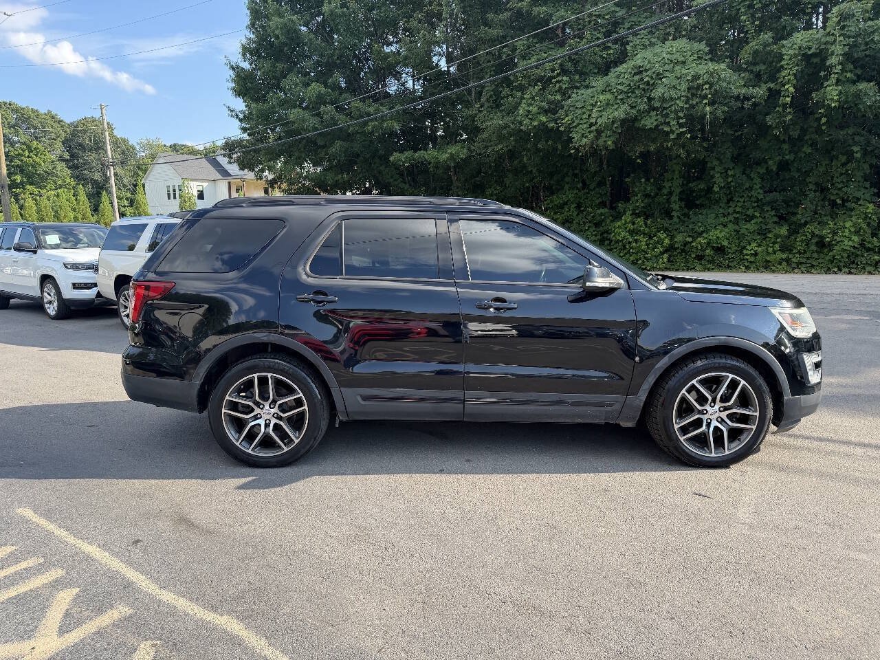 Used 2016 Ford Explorer Sport w/ Equipment Group 401A AWD/4WD image 3