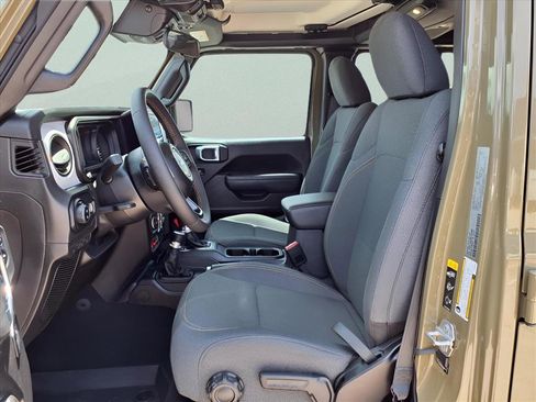 Used 2025 Jeep Gladiator Willys image 17