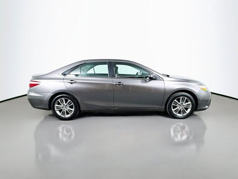 Used 2017 Toyota Camry SE FWD image 6