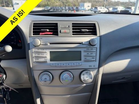 Used 2010 Toyota Camry LE image 14