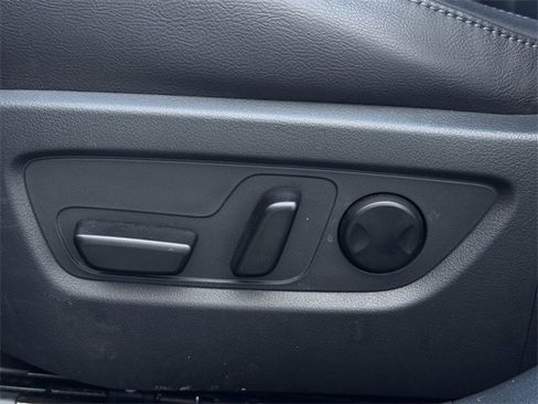 Used 2025 MAZDA CX-50 AWD 2.5 S w/ Premium Plus Pkg image 28