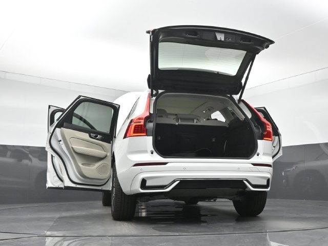 Used 2024 Volvo XC60 B5 Core w/ Climate Package AWD/4WD image 53