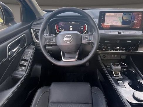 Certified 2025 Nissan Rogue Platinum AWD/4WD image 5