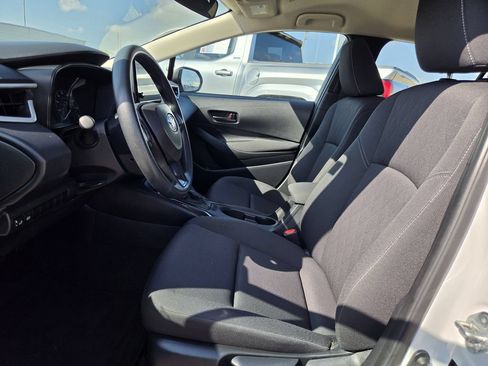 Used 2025 Toyota Corolla LE FWD image 26