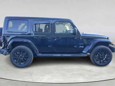 Used 2022 Jeep Wrangler Unlimited Sahara w/ Cold Weather Group image 7