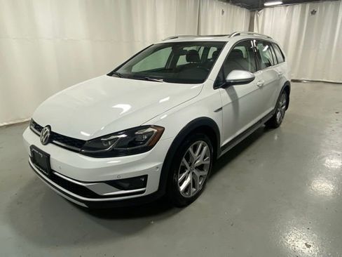 Used 2019 Volkswagen Golf Alltrack SEL image 1